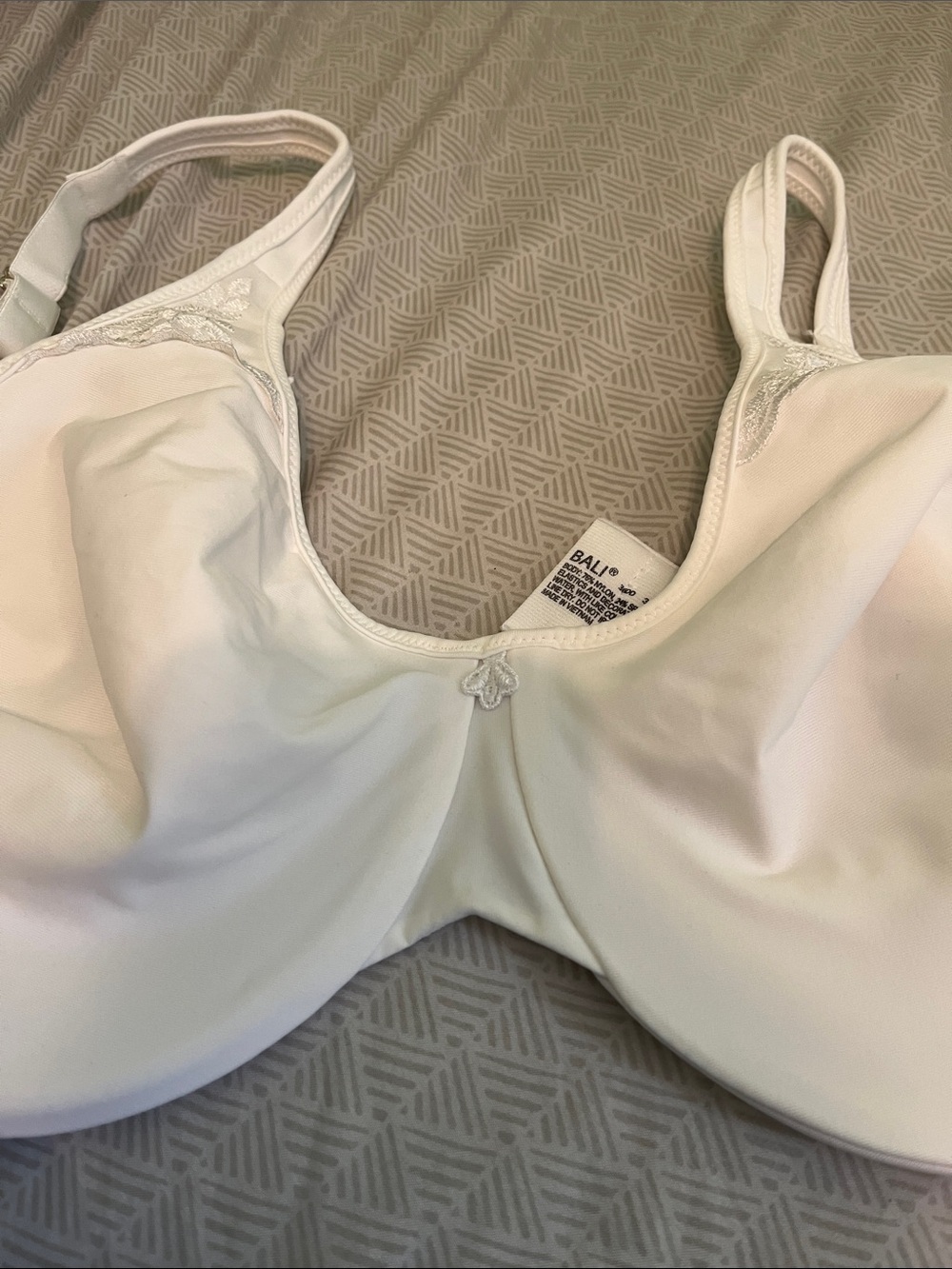 Bali White Seamless Underwire Everyday Bra
